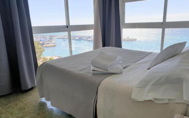 Skol 617 Beachfront Two-bedrooms Duplex With Sea Views