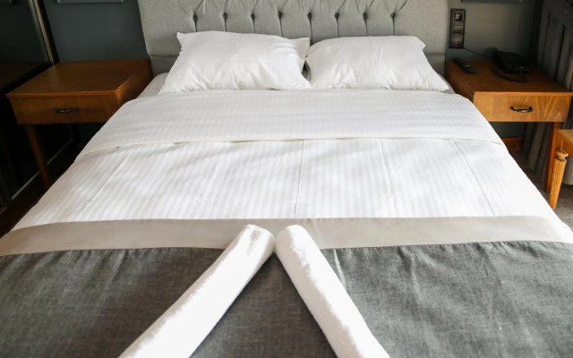 New Gate Hotel