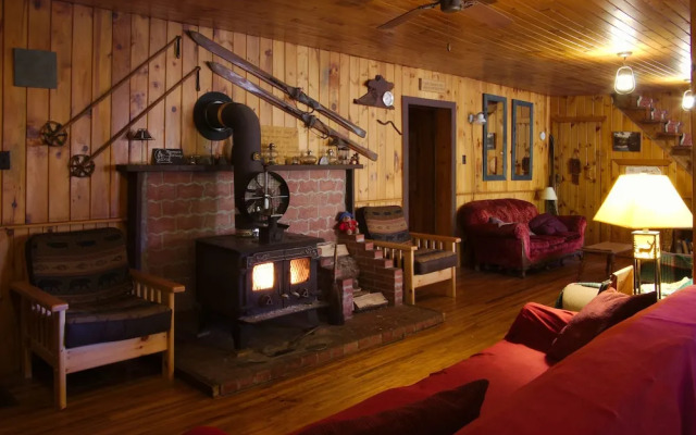 Algonquin Eco-Lodge