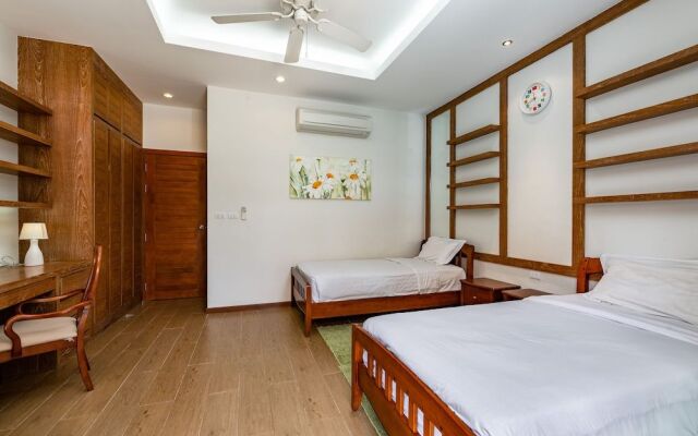 Champagne Pool Villa