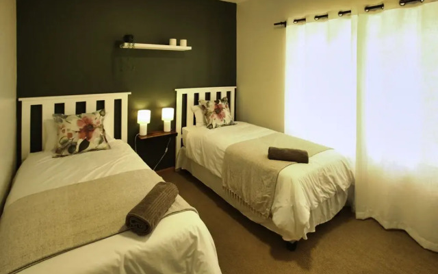 Affie Plaas, Langebaan 8-sleeper