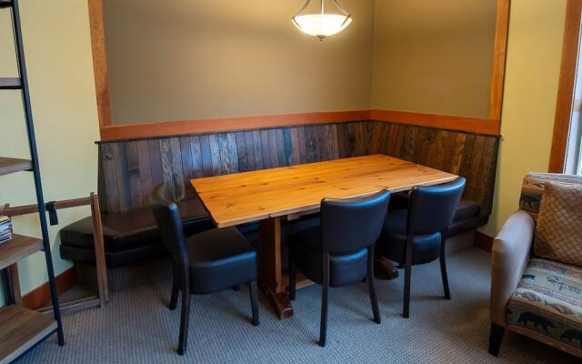 Timberline Lodges by Fernie Lodging Co