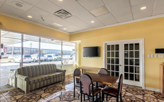 Days Inn Six Flags Mall