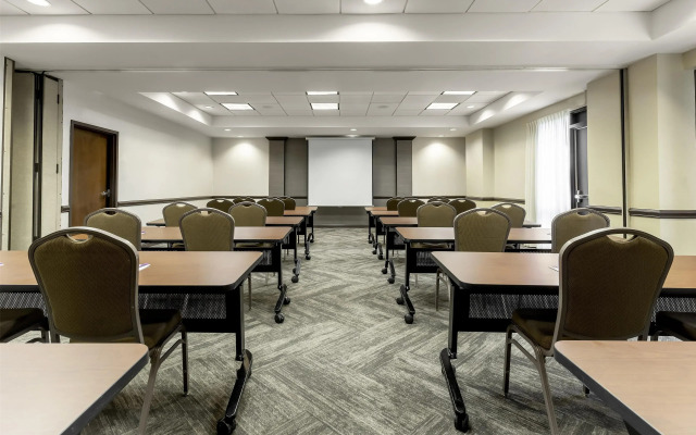 Hyatt Place Charlotte Airport / Billy Graham Parkway