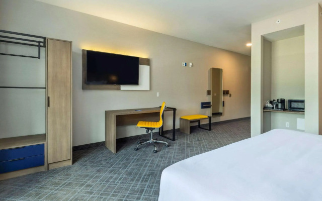 Comfort Inn and Suites