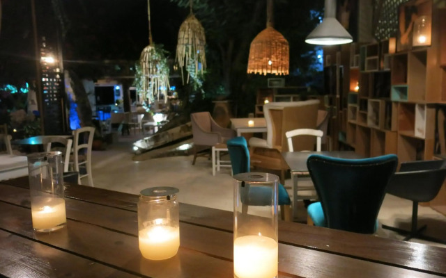 Gorgona Studios and Apartments