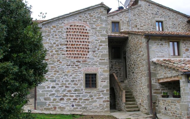 Apartment With 3 Bedrooms in Caprese Michelangelo, With Pool Access