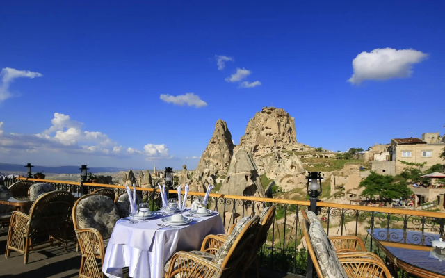Hermes Cave Hotel