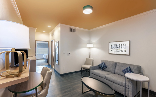 Holiday Inn & Suites McKinney - N Allen by IHG