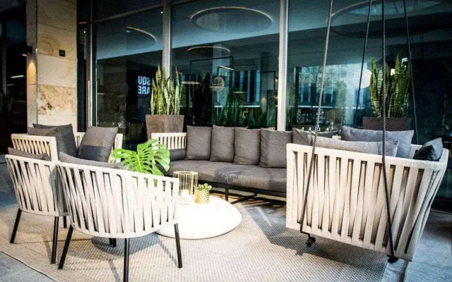 Century City Hotel Urban Square