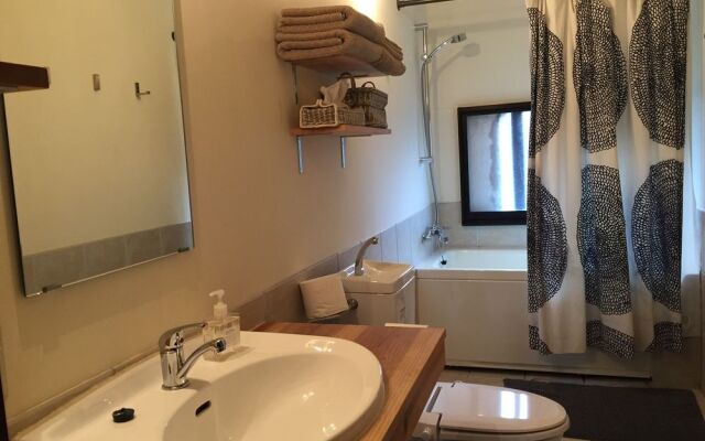 Oil Street Guest House and Space