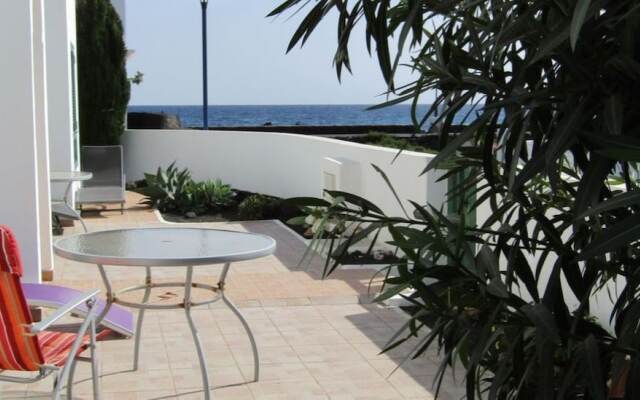 Lanzarote 102515 2 Bedroom Apartment By Mo Rentals