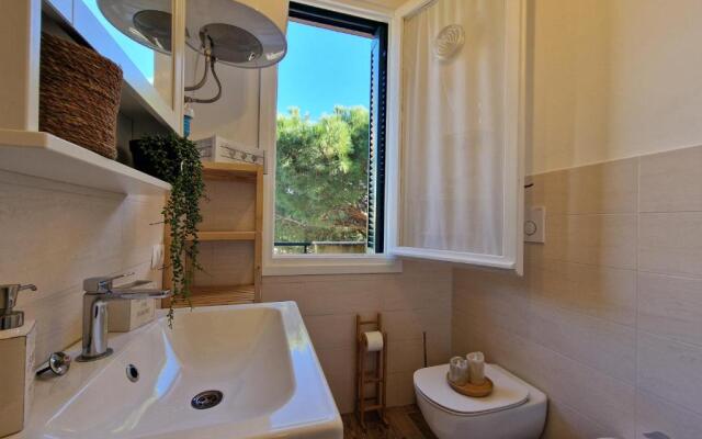 650 metri dal Mare - WiFi - Terrazzo - Piscina - A/C