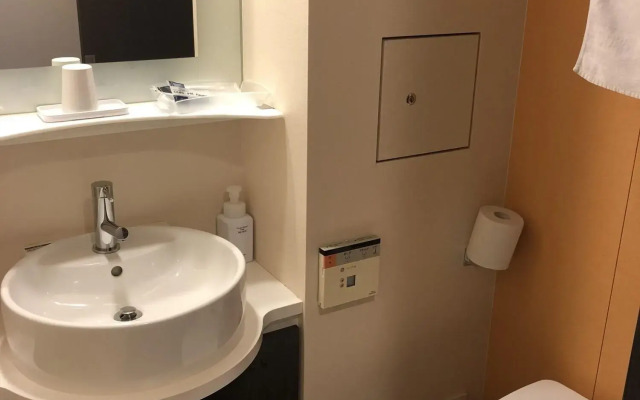 Ours Inn Hankyu