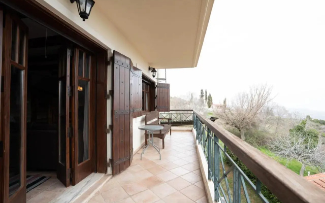 Hyas Residence