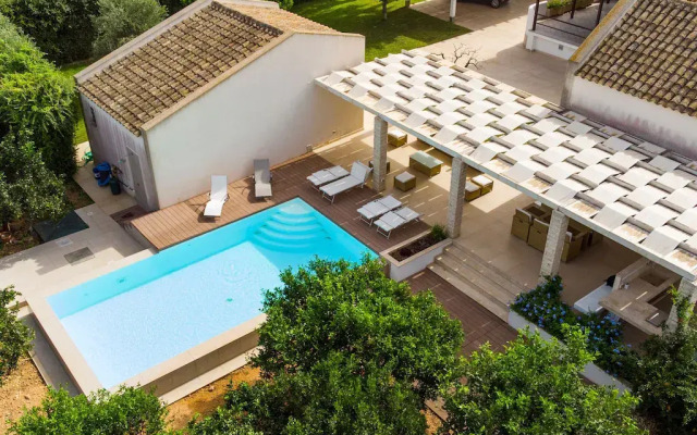 Villa with swimming pool in beautiful Sicily