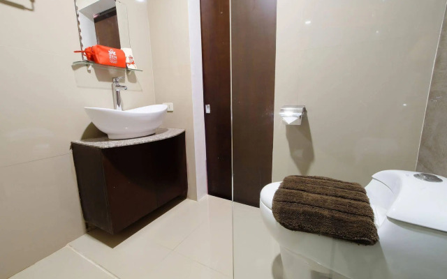 ZEN Rooms Makati Amorsolo