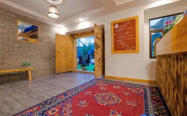 Xiqiao Yunchen Hotel (Daocheng Yading Scenic Area)