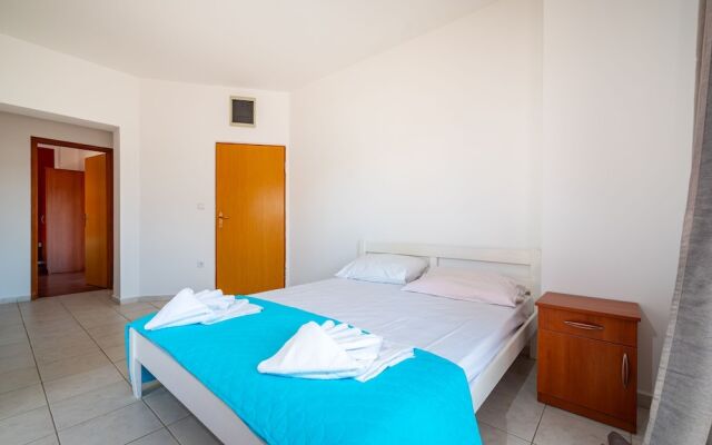 Bonvie Apartments in Center B7