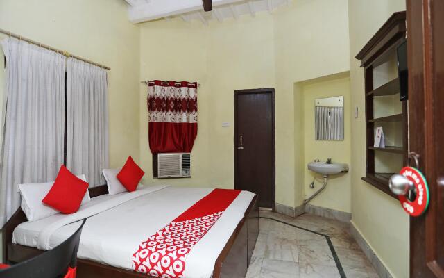 OYO 1949 Hotel Surya Garden