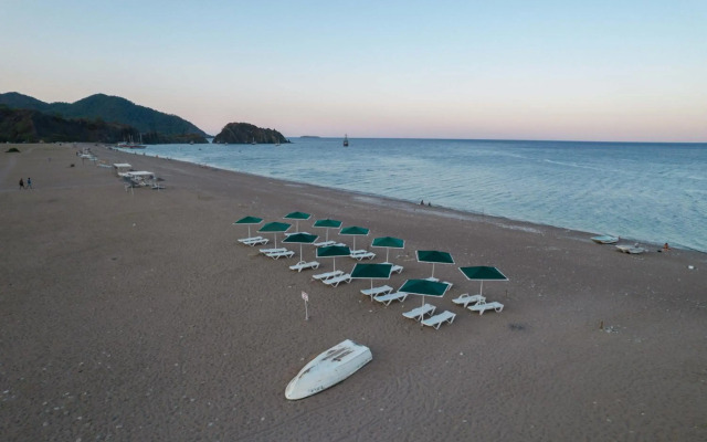 Apella Hotel
