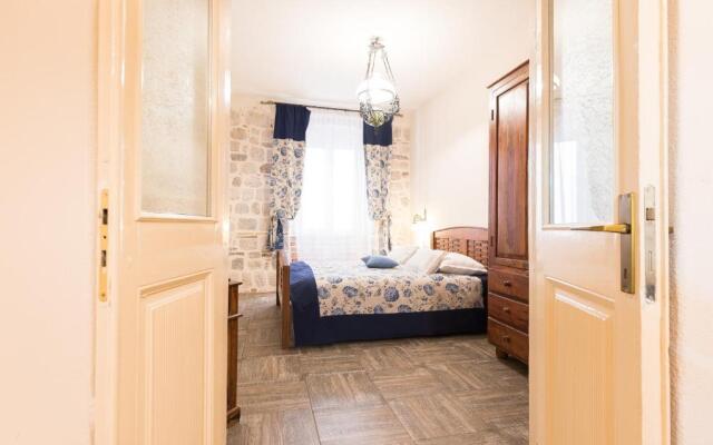 Apartments Leo