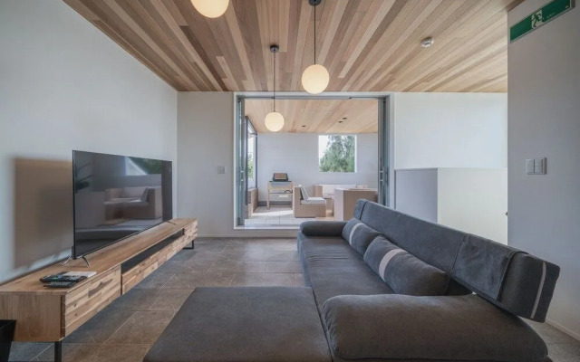 Urban Villa Resort Onna