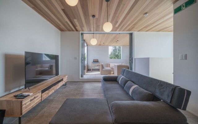 Urban Villa Resort Onna