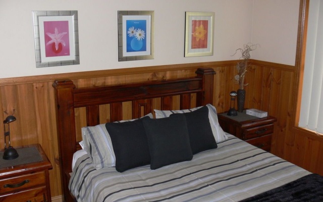 Mountain Hideaway – Guest Rooms – Halls Gap