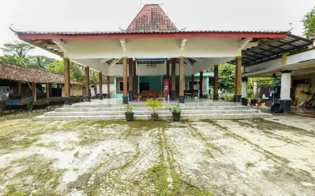 OYO Homes 91119 Desa Wisata Brajan