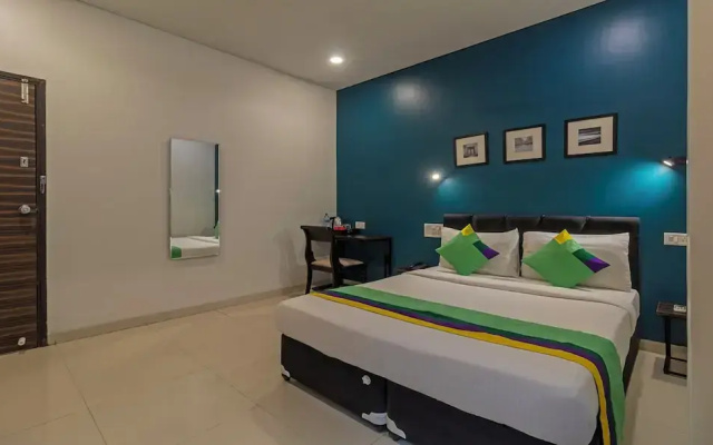 FabHotel Tulip Comforts