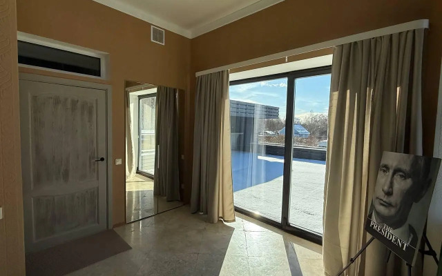 Апартаменты в загородном доме