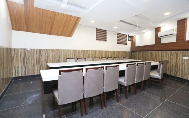 OYO 2295 Hotel Razia Inn