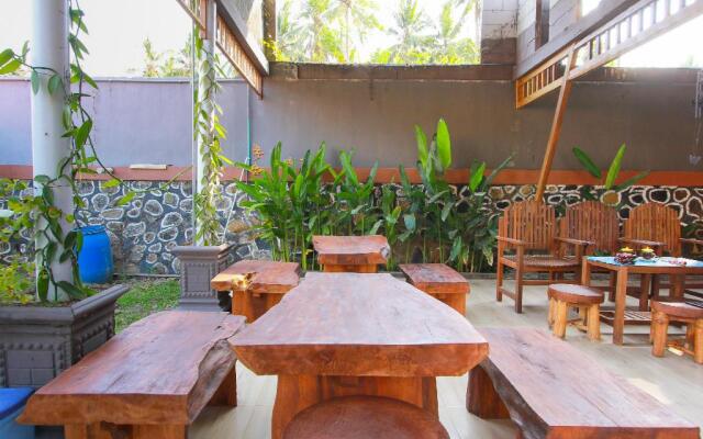 OYO 1725 Banyu Asem Residence
