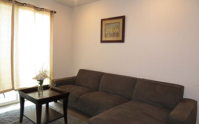 Fully Furnished Apartments near CSUN