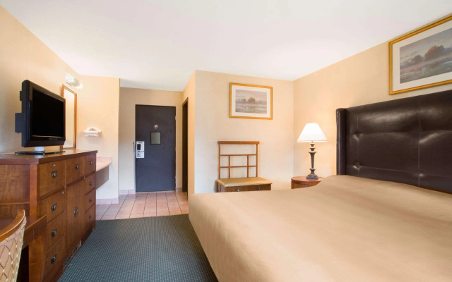 Knights Inn Endwell