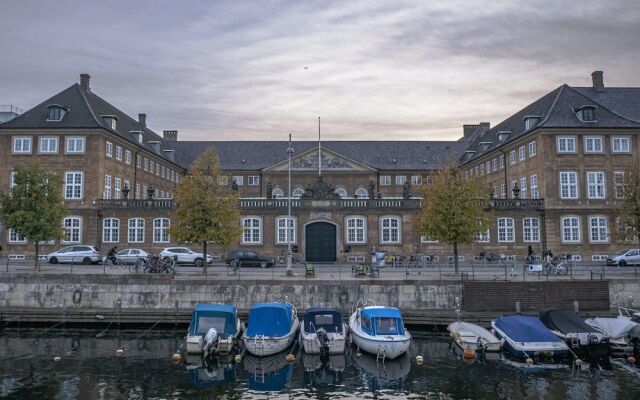 Charming Apt Heart of CPH Next Parliament