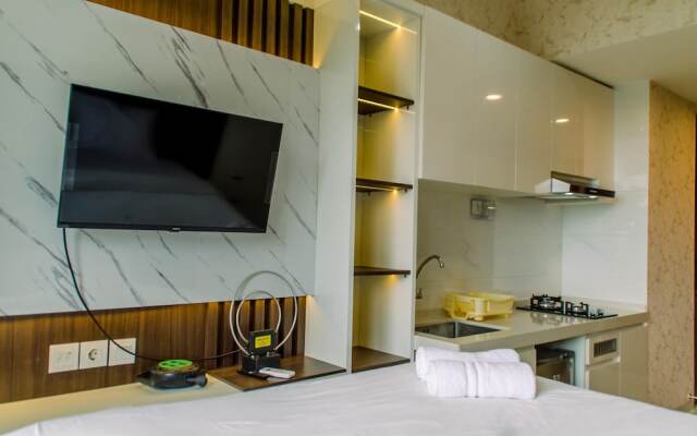 Modern and Cozy Studio at Sky House BSD Apartment