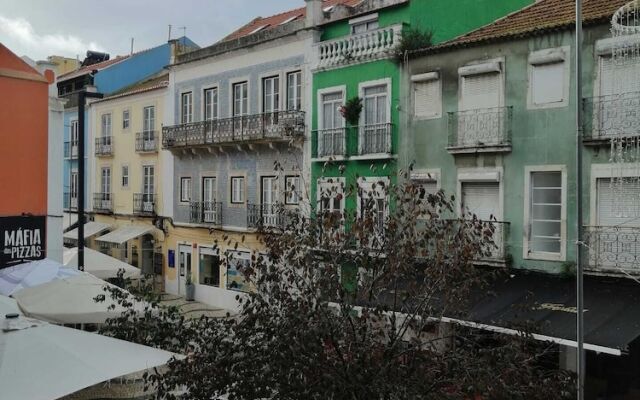 Charming 53 Rooms in Cacilhas - Hostel