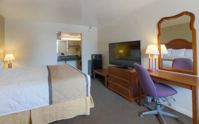 Travelodge by Wyndham Lynchburg