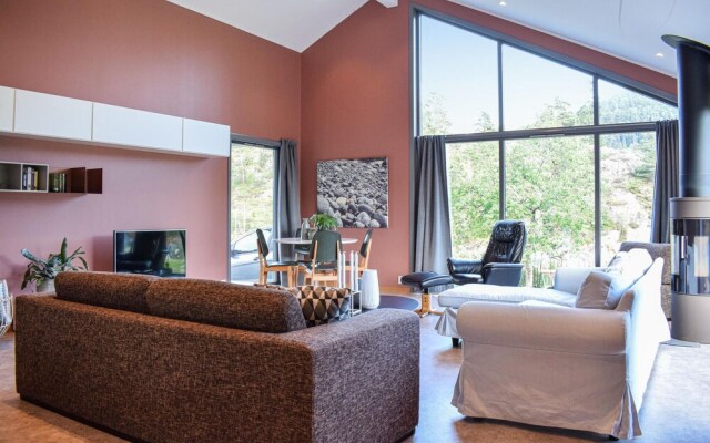 Beautiful Home in Hebnes With 5 Bedrooms and Wifi