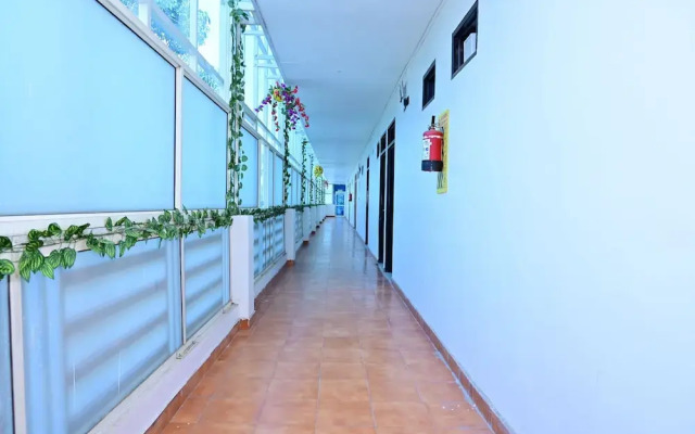 Date Palm Hotel