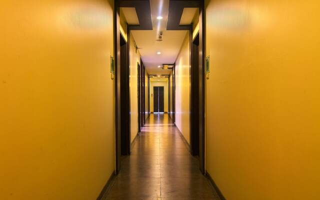 FabHotel Lakme Executive