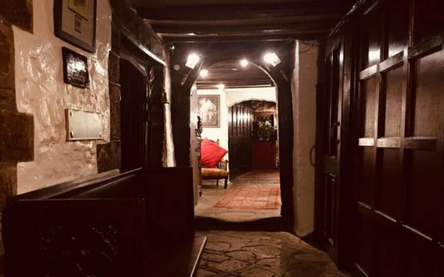 The Oxenham Arms