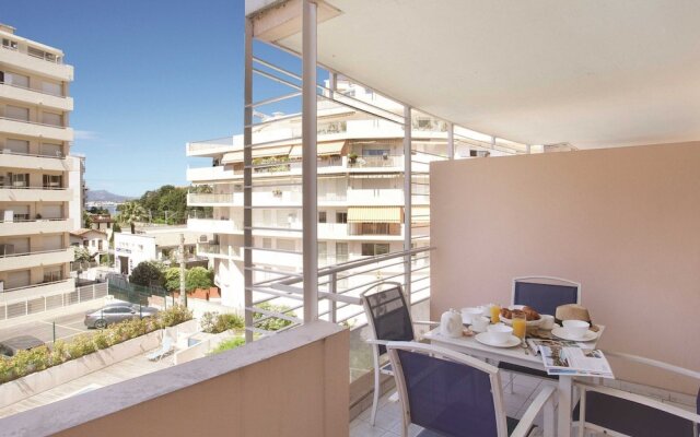 24m At 200m From Beach Residence With Pool