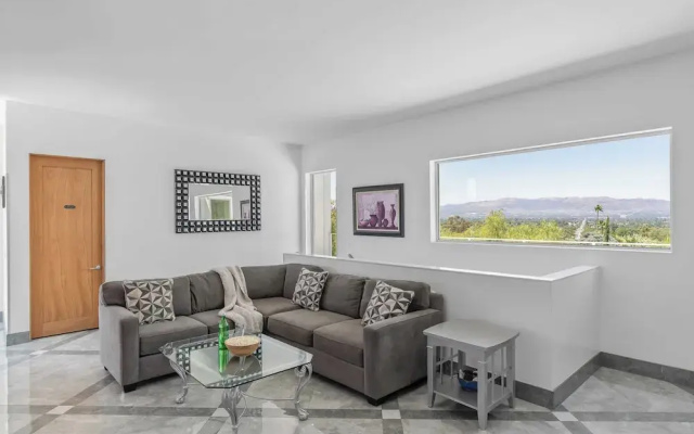 Luxe LA Escape w/ Pool, Views & Game Room Alta Vista Estate by Avantstay