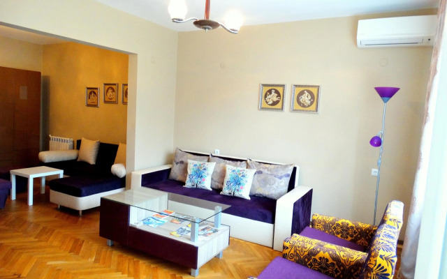 Old Center Apartment