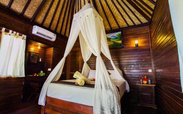 Secret Point Huts