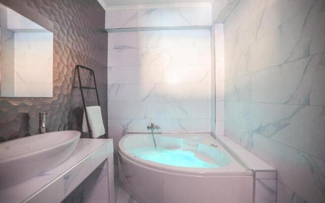 Anemos Luxury Apartments