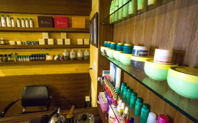 Hotel Middle Path & Spa